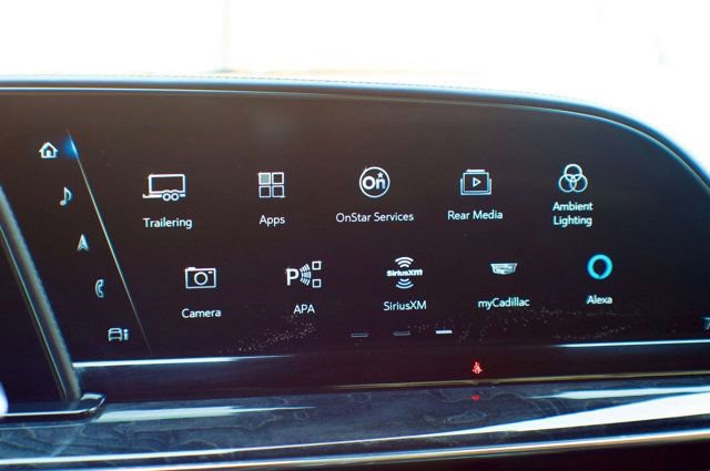 Used 2021 Cadillac Escalade Premium Luxury w/ Performance Package AWD/4WD image 29