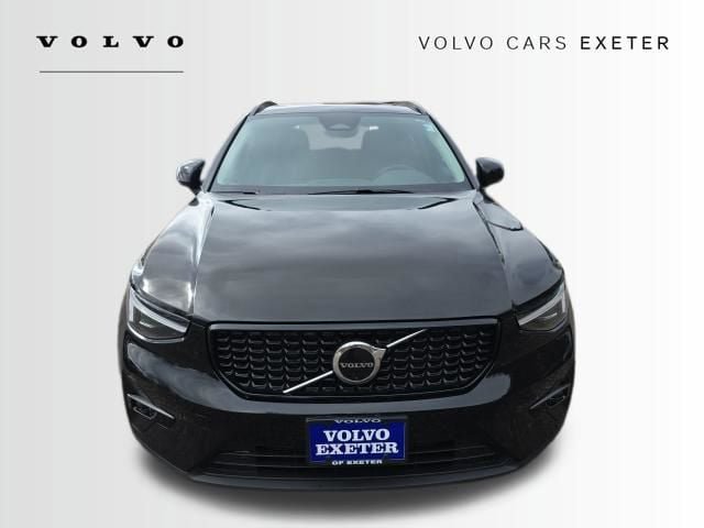 New 2026 Volvo XC40 B5 Plus AWD/4WD image 2