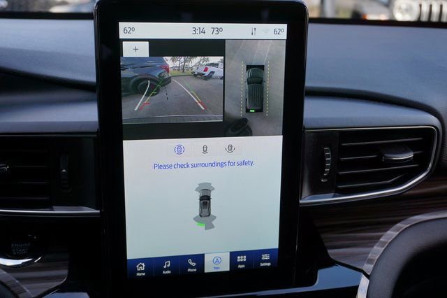 Certified 2022 Ford Explorer Limited w/ Limited Technology Package image 15