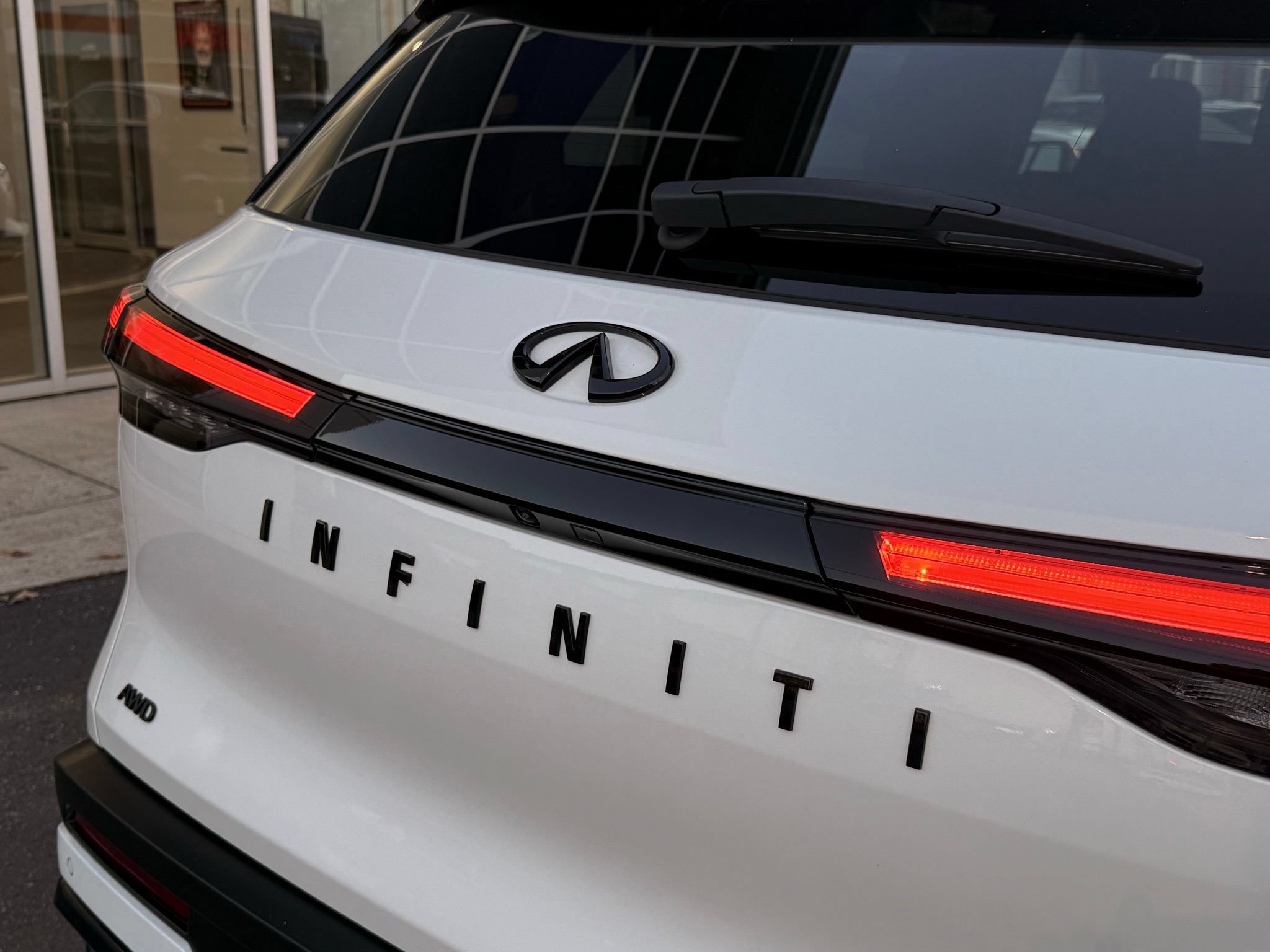 Used 2025 INFINITI QX60 Luxe w/ Black Edition AWD/4WD image 12