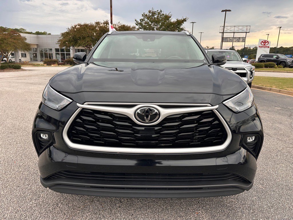 Used 2024 Toyota Highlander XLE image 8