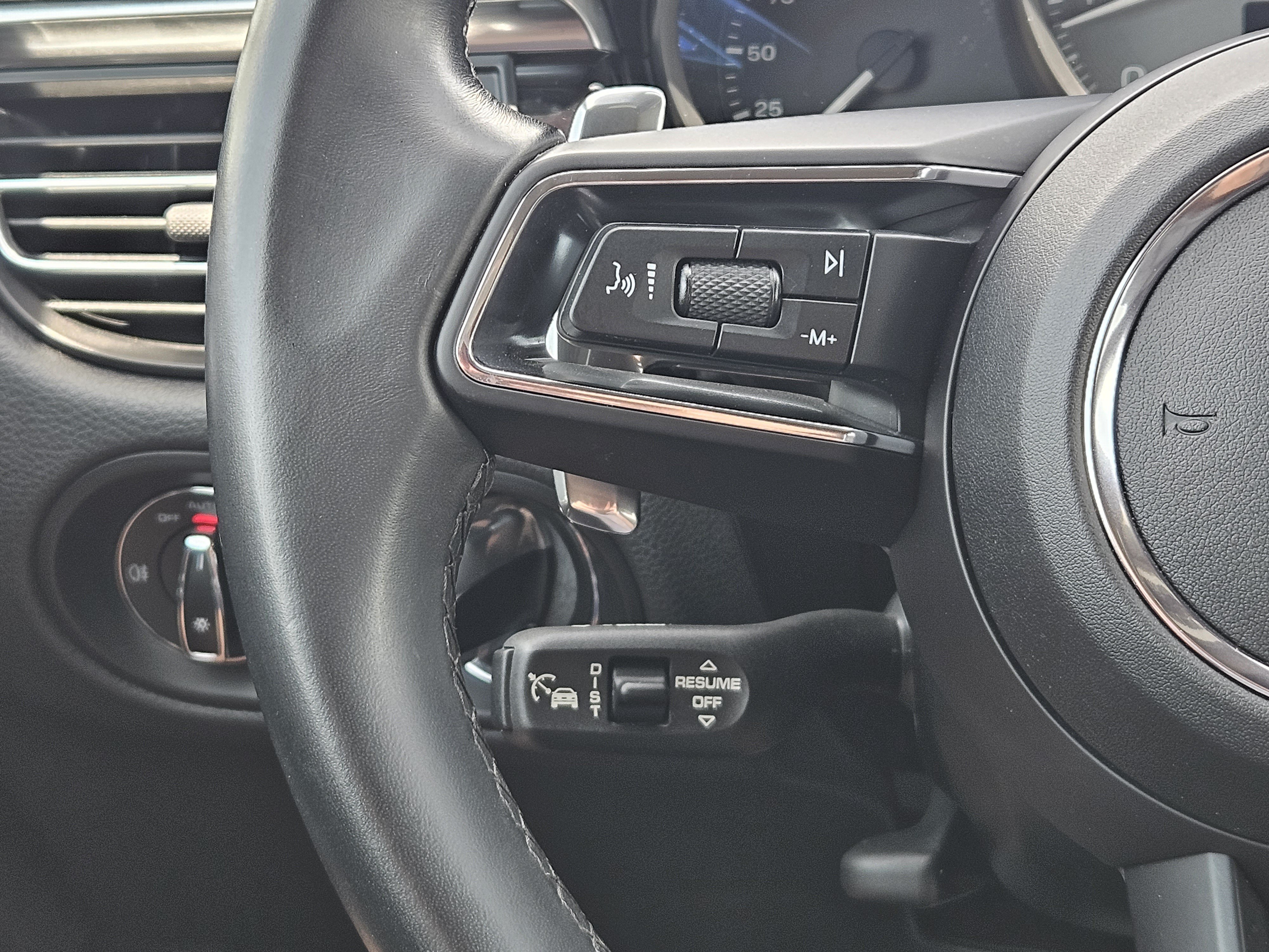 Certified 2023 Porsche Macan S AWD/4WD image 26