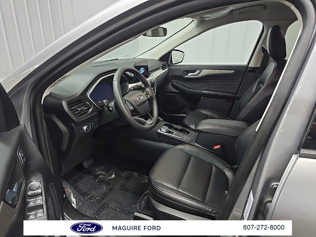 Used 2022 Ford Escape SEL w/ Technology Package image 32