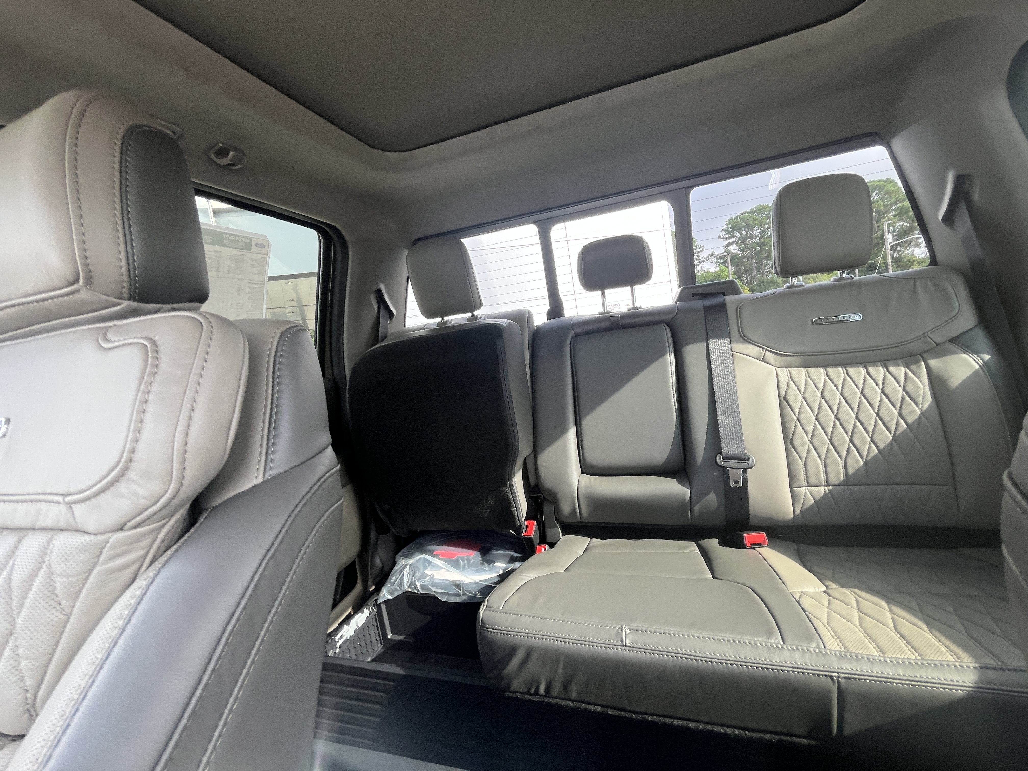 New 2027 Ford F350 Platinum w/ Platinum Plus Package AWD/4WD image 23