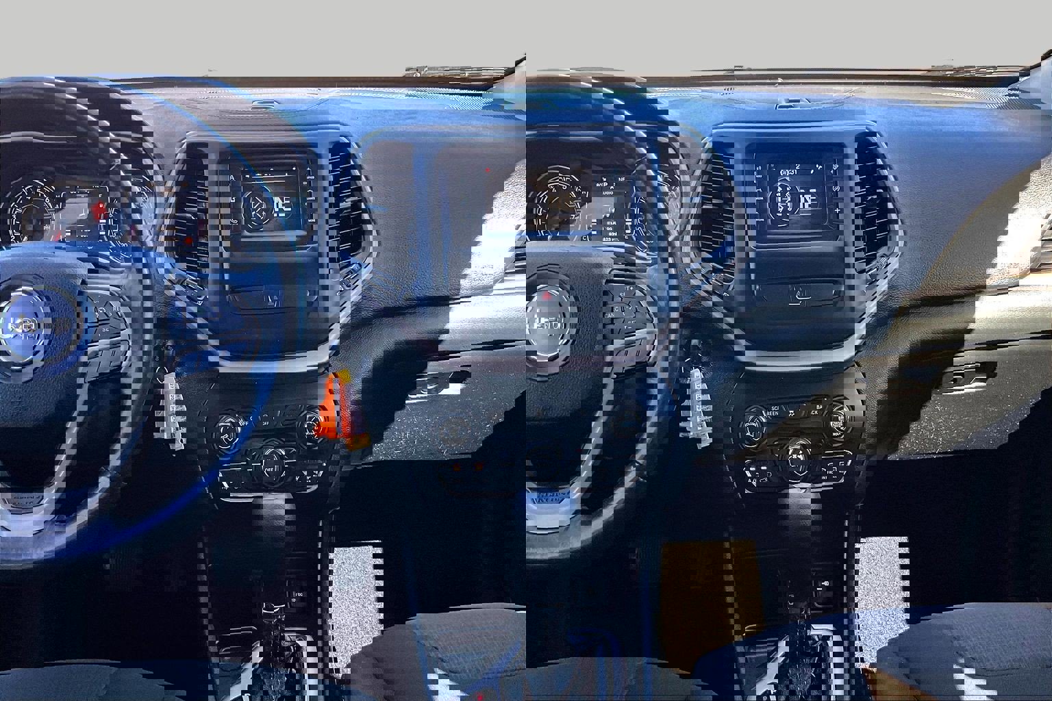 Used 2016 Jeep Cherokee Latitude image 6