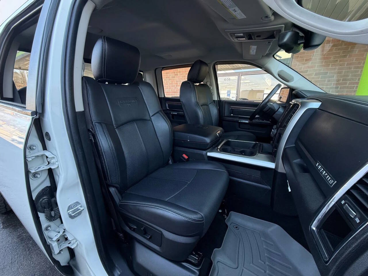Used 2018 RAM 1500 Laramie w/ Convenience Group AWD/4WD image 24