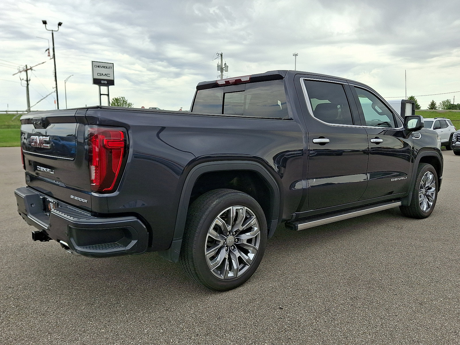 Used 2023 GMC Sierra 1500 Denali w/ Denali Reserve Package AWD/4WD image 17