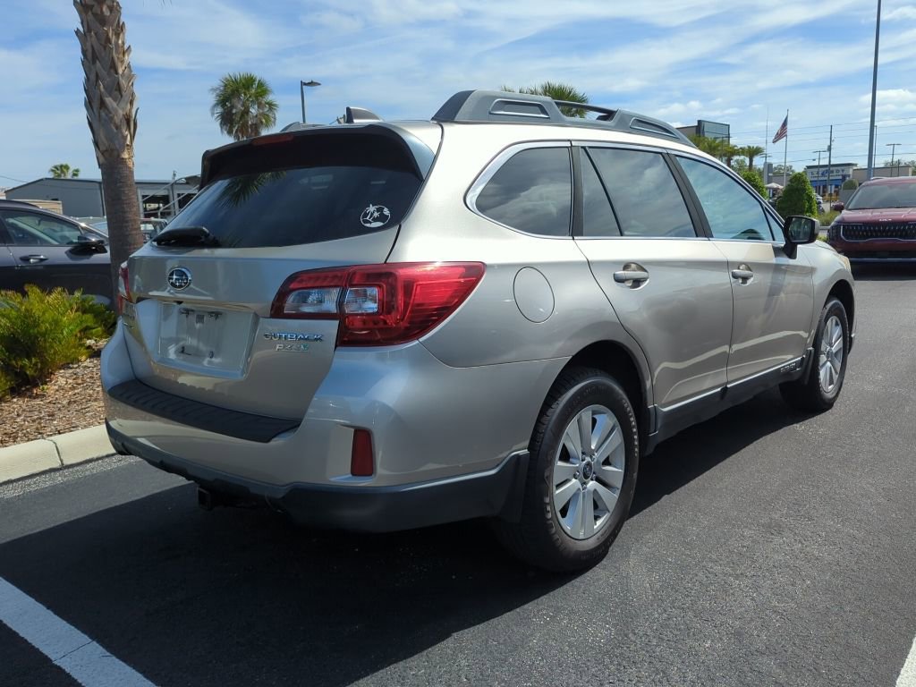 Used 2017 Subaru Outback 2.5i Premium image 9