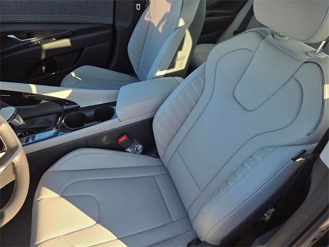 New 2025 Hyundai Elantra Limited FWD image 14