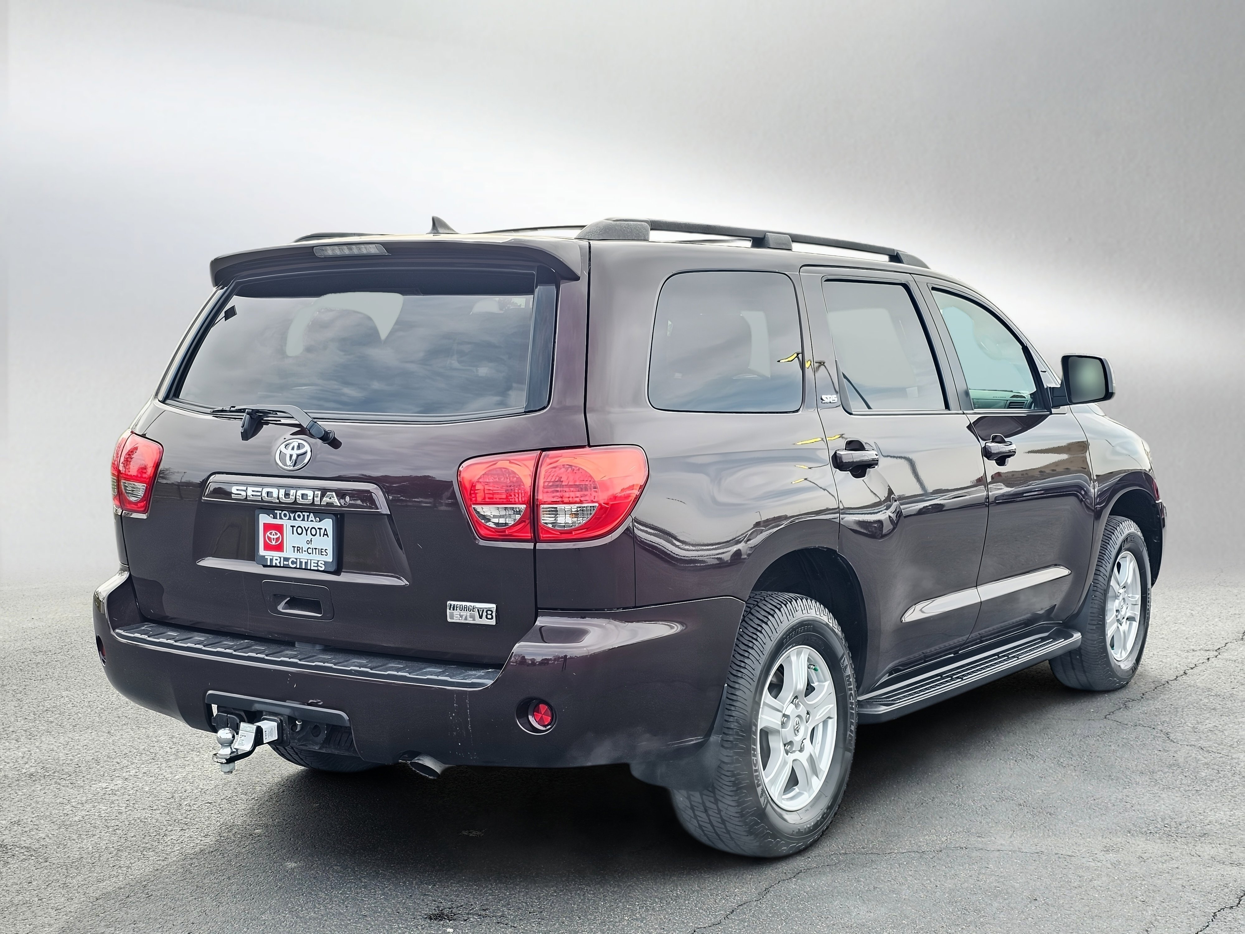Used 2016 Toyota Sequoia SR5 AWD/4WD image 5