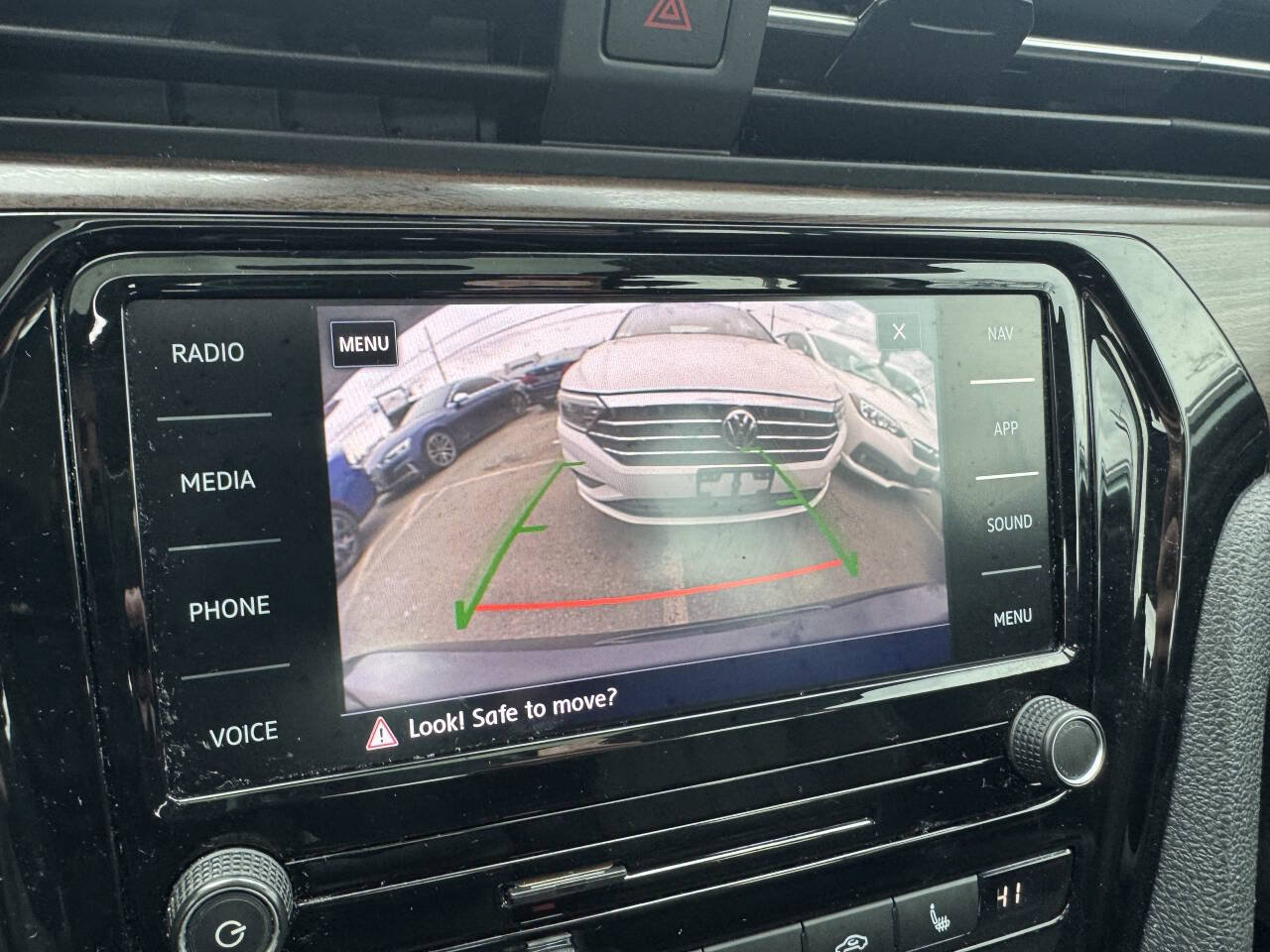 Used 2020 Volkswagen Passat 2.0T SEL FWD image 34