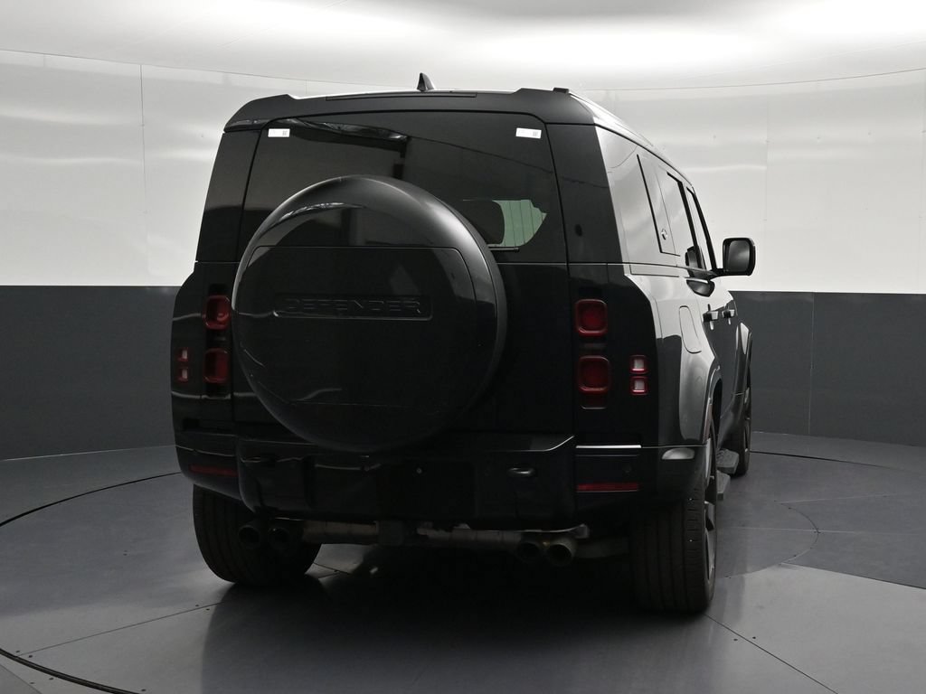 Used 2024 Land Rover Defender 110 X-Dynamic SE AWD/4WD image 2
