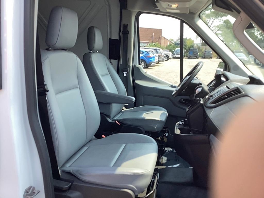 Used 2019 Ford Transit 150 130 Medium Roof image 7