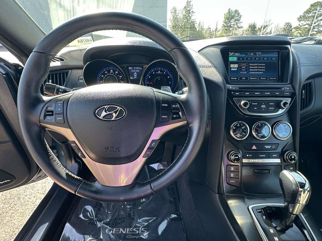 Used 2013 Hyundai Genesis 2.0T image 10