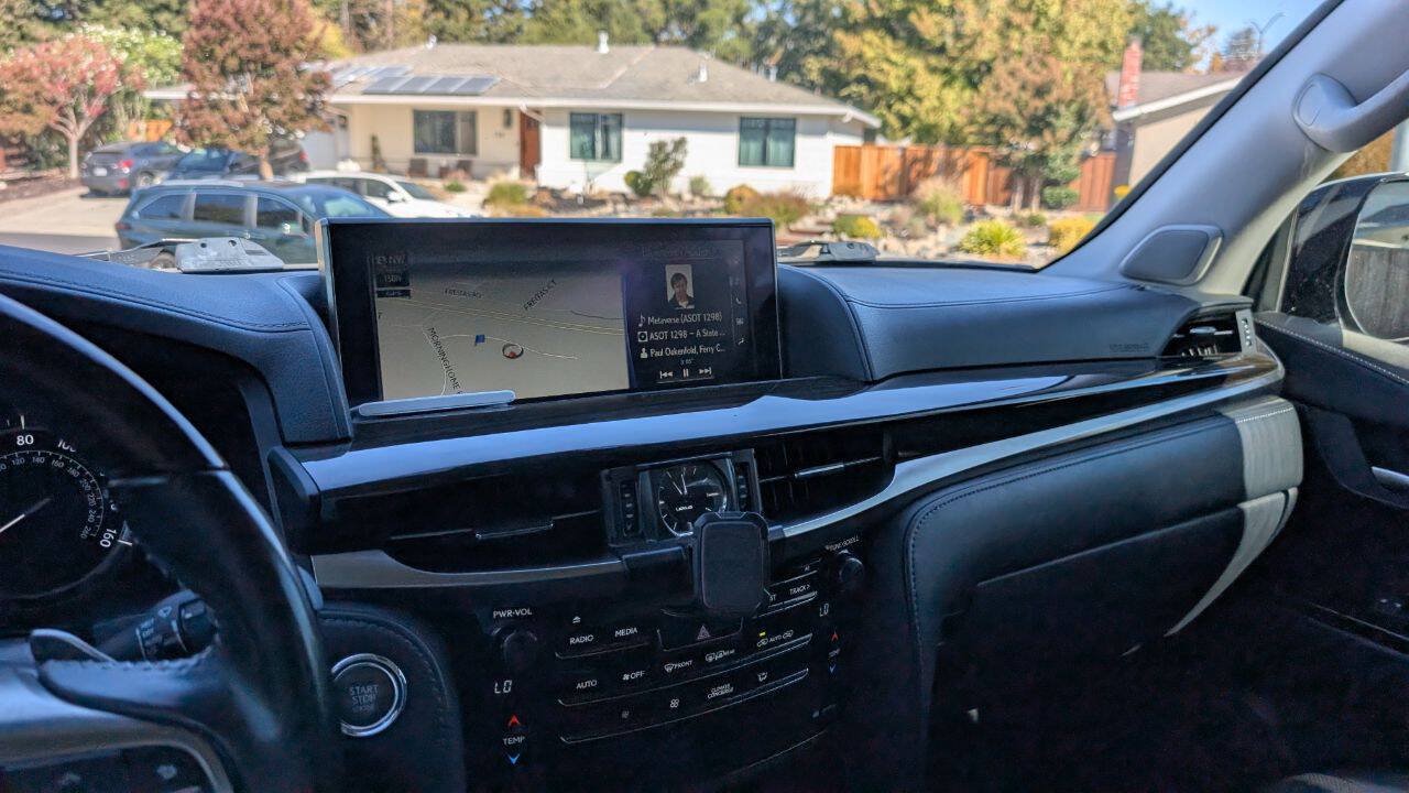 Used 2018 Lexus LX 570 4WD image 18
