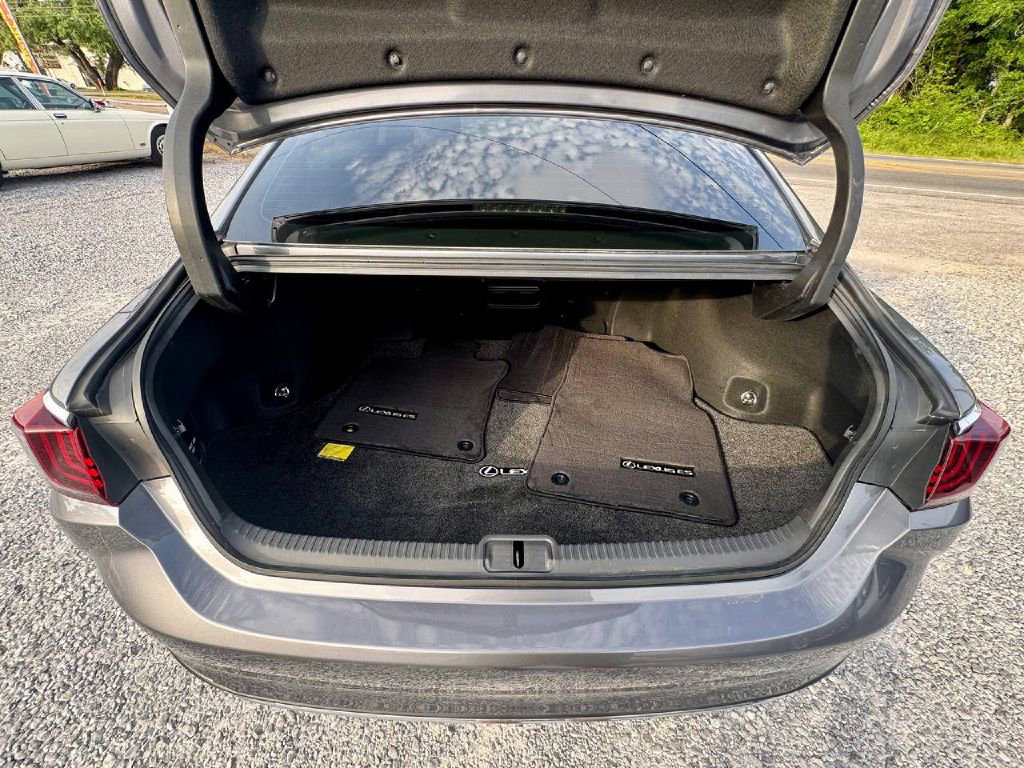 Used 2020 Lexus ES 300h w/ Premium Package image 11