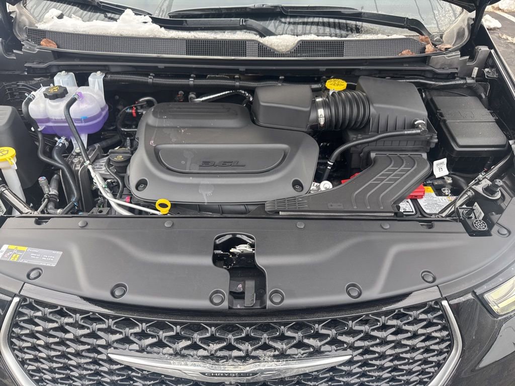 New 2026 Chrysler Pacifica Pinnacle image 14