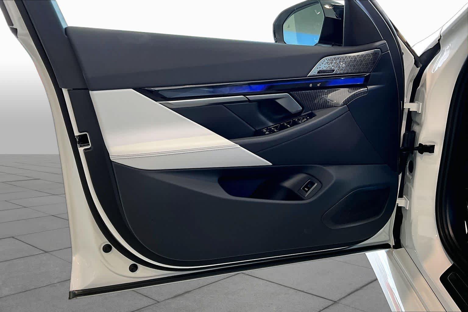 New 2027 BMW M5 w/ Executive Package AWD/4WD image 10