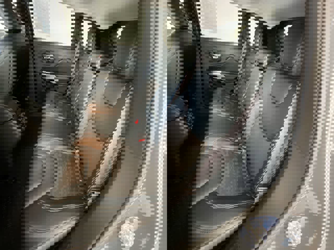 Used 2022 Jeep Cherokee Latitude w/ Trailer Tow Group image 22