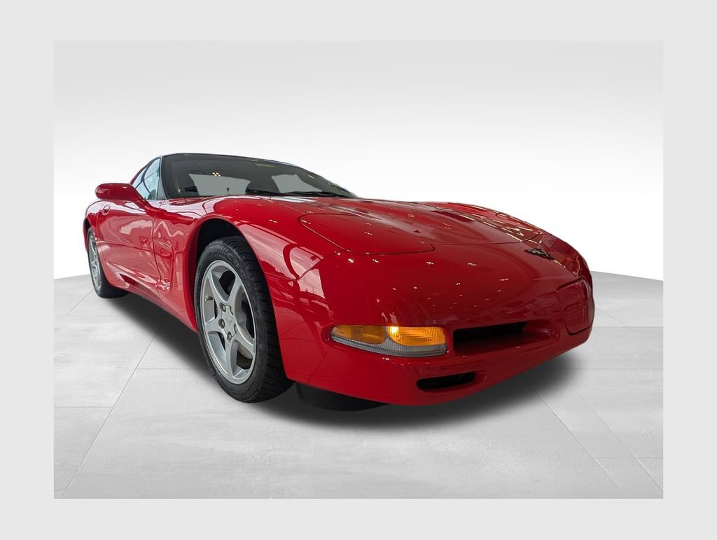 Used 2004 Chevrolet Corvette Coupe RWD image 1