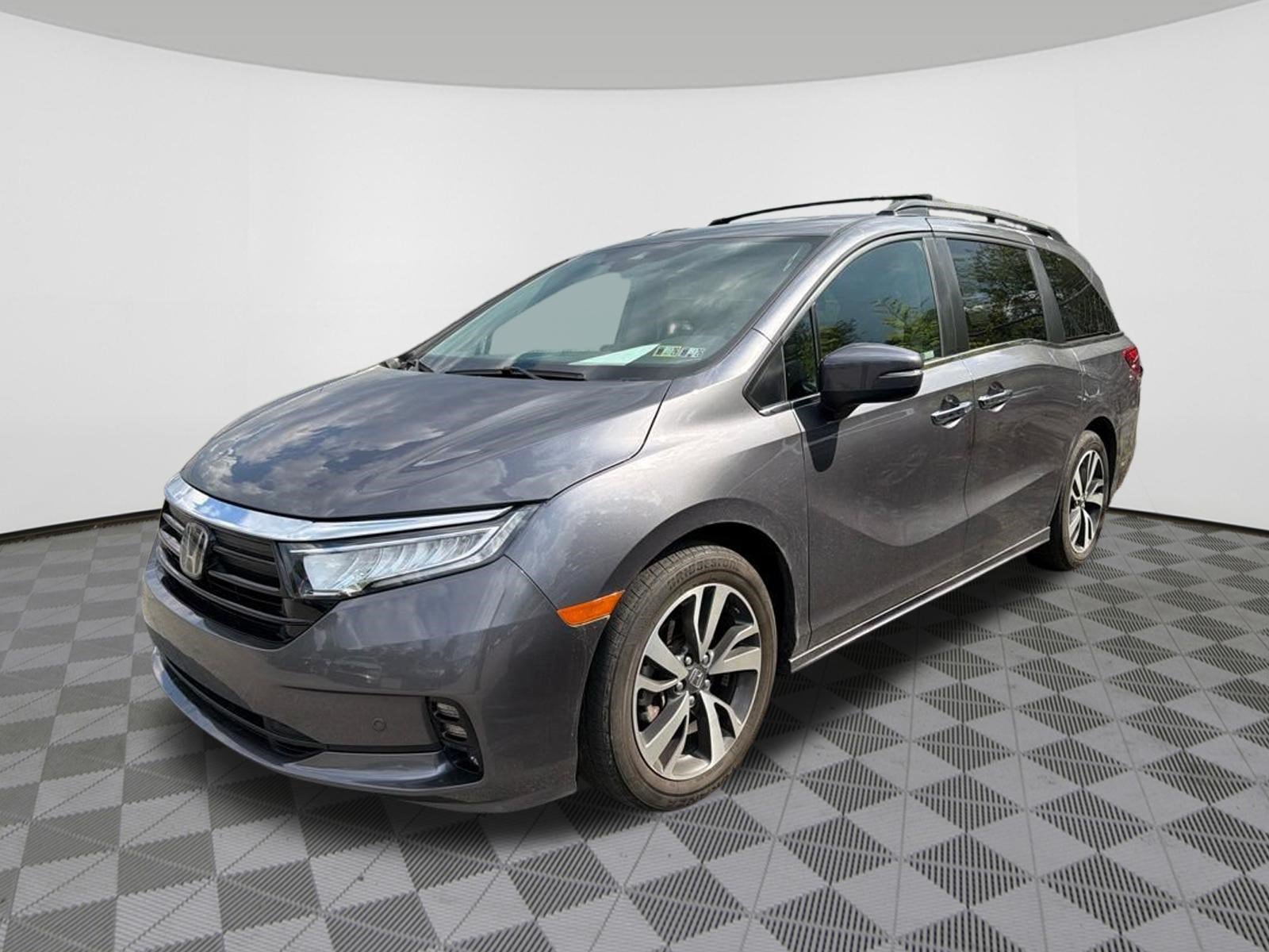 Used 2024 Honda Odyssey Touring image 4