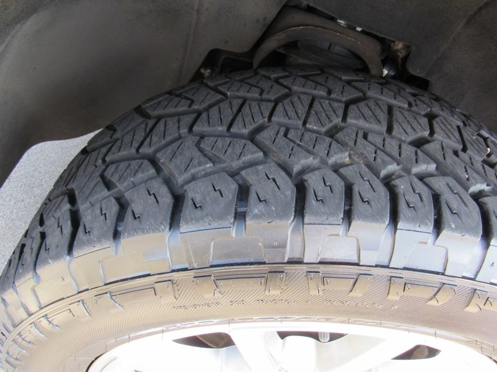 Used 2020 GMC Yukon XL Denali RWD image 11