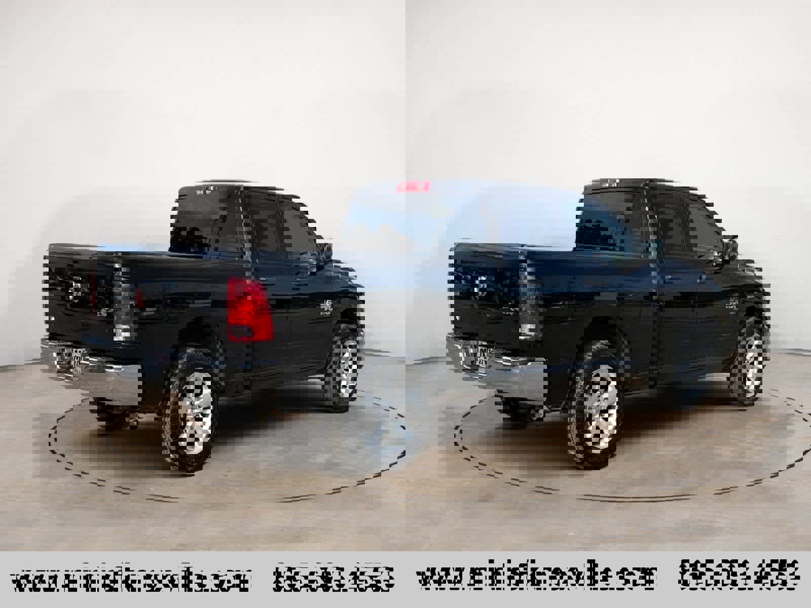 Used 2024 RAM 1500 Classic SLT image 3