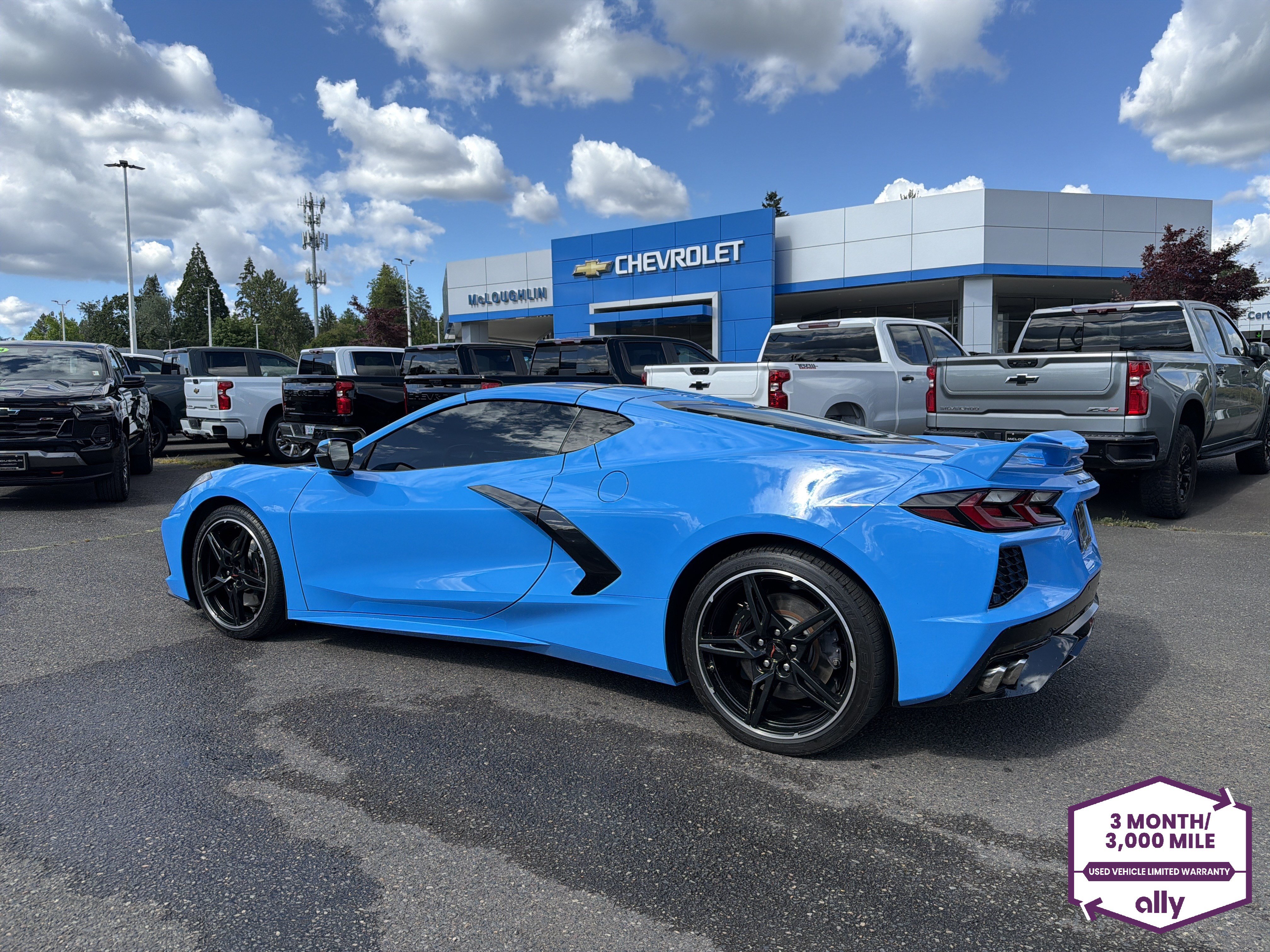 Used 2021 Chevrolet Corvette Stingray Coupe w/ Z51 Performance Package RWD image 3