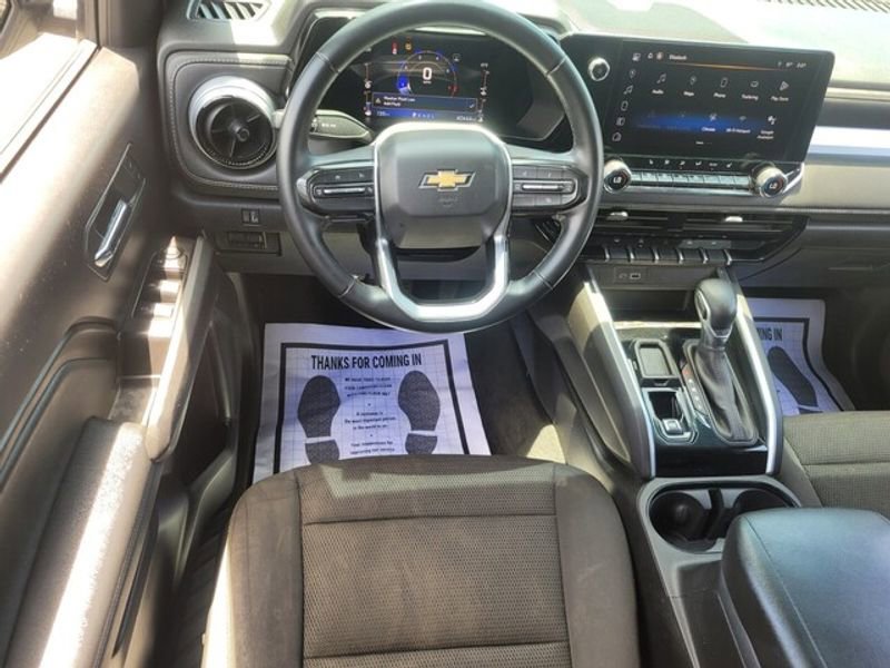 Used 2023 Chevrolet Colorado LT w/ LT Convenience Package II image 8