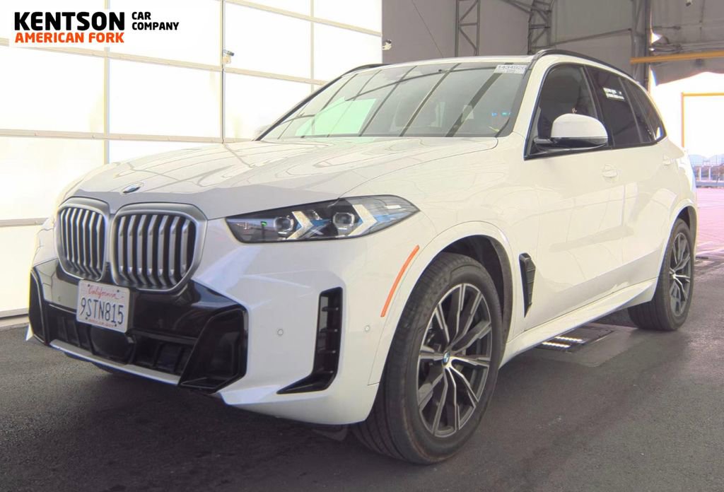 Used 2025 BMW X5 xDrive40i w/ M Sport Package image 4