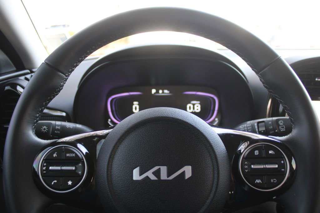 Certified 2025 Kia Soul EX image 25