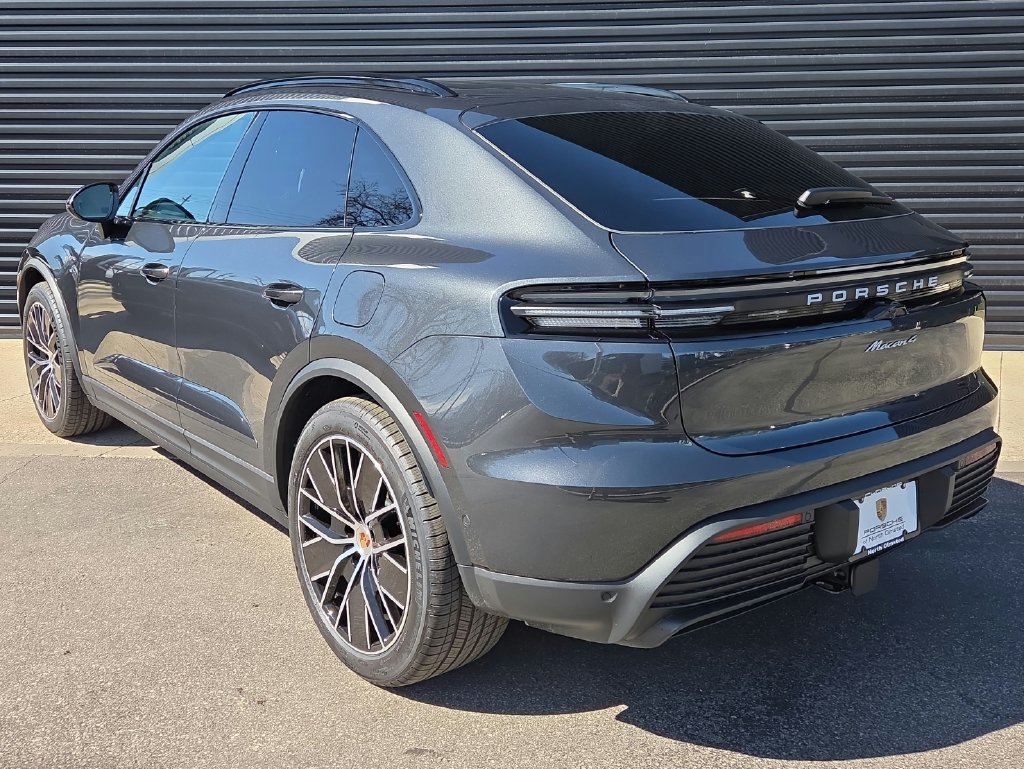 Certified 2026 Porsche Macan 4 Electric AWD/4WD image 3