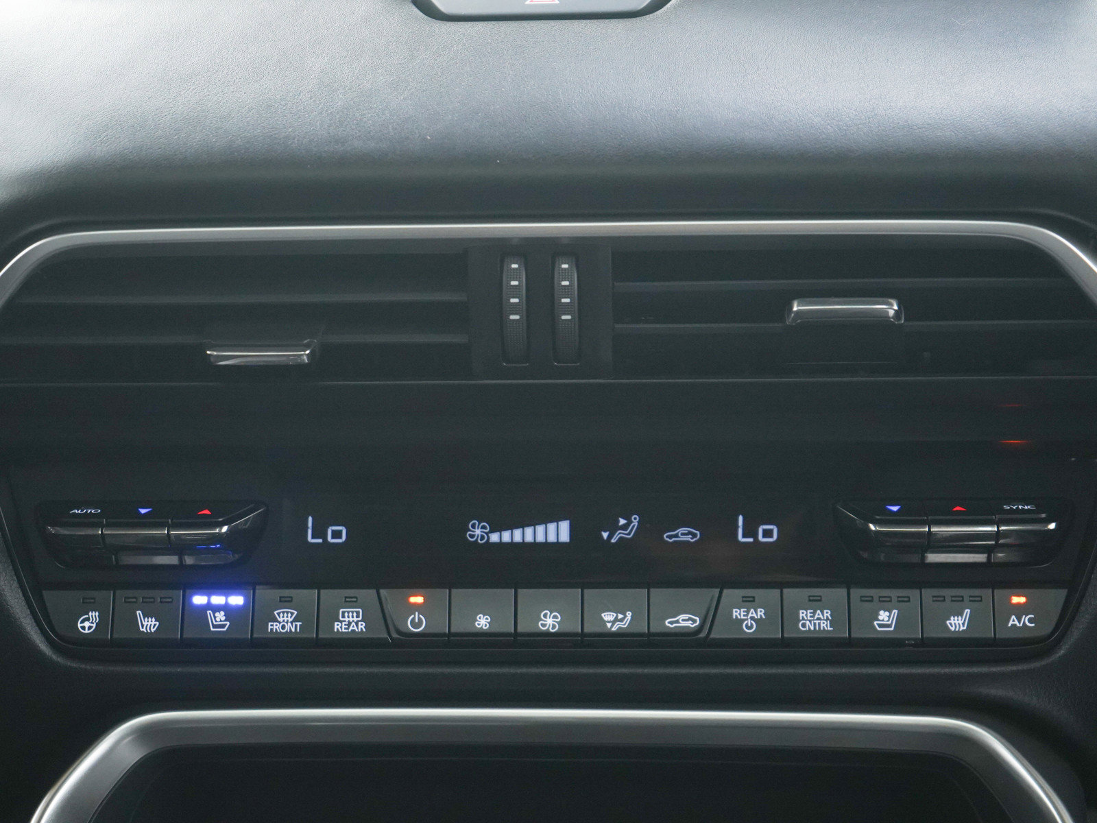 Certified 2025 MAZDA CX-70 3.3 Turbo S w/ Premium Package image 16