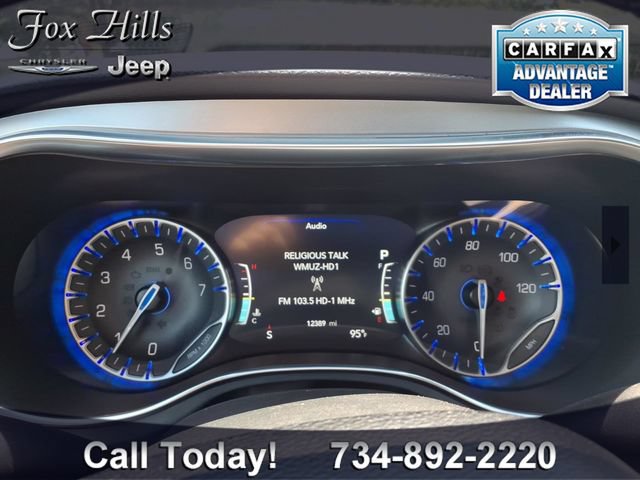 Used 2026 Chrysler Pacifica Limited FWD image 20