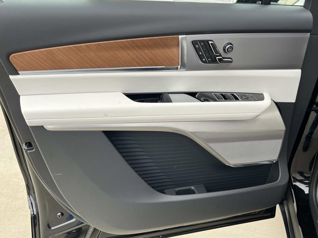 New 2026 Cadillac Vistiq Sport image 22