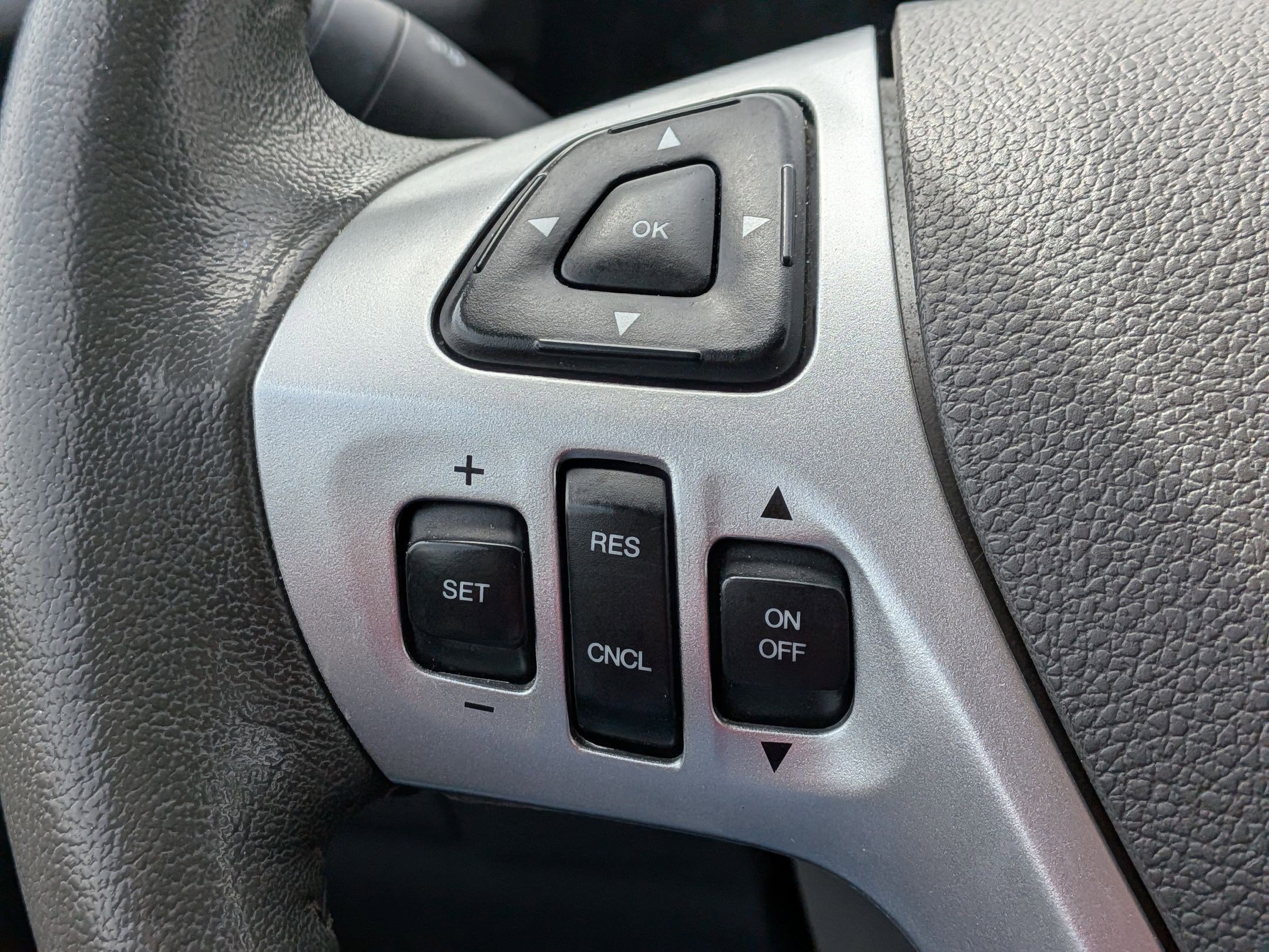 Used 2014 Ford Edge SEL AWD/4WD image 16