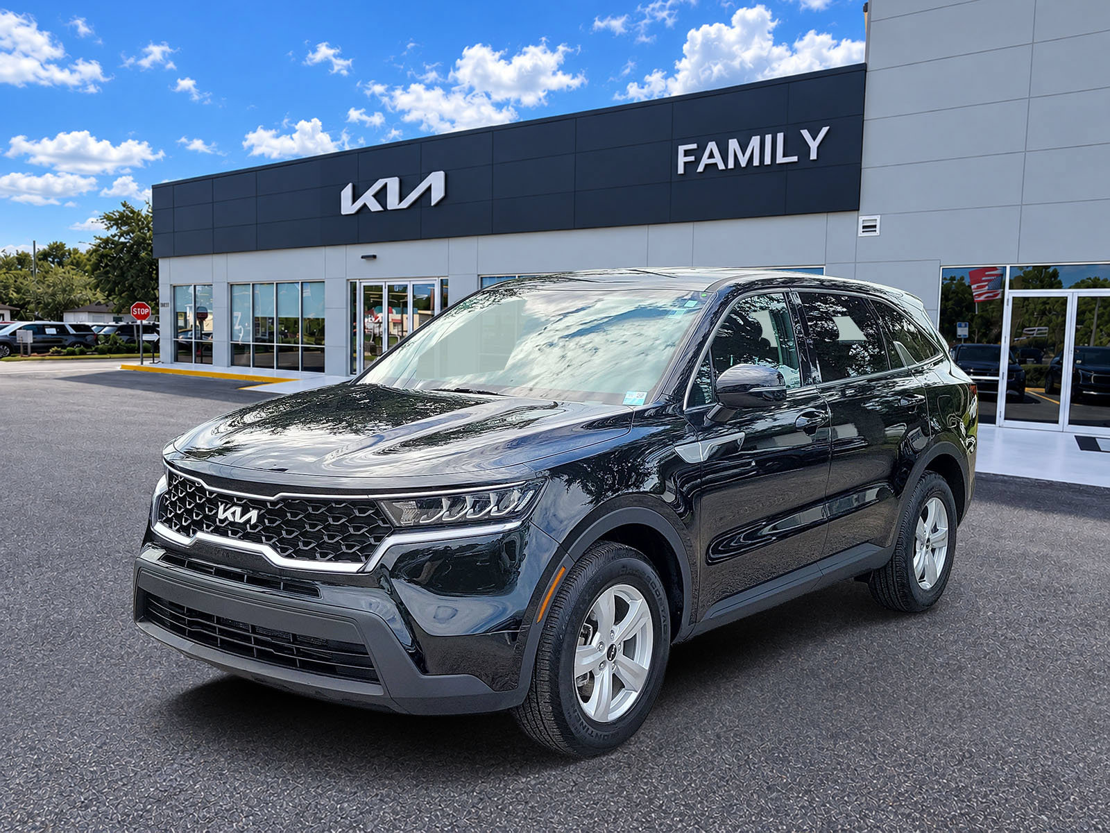 Certified 2023 Kia Sorento LX FWD image 3