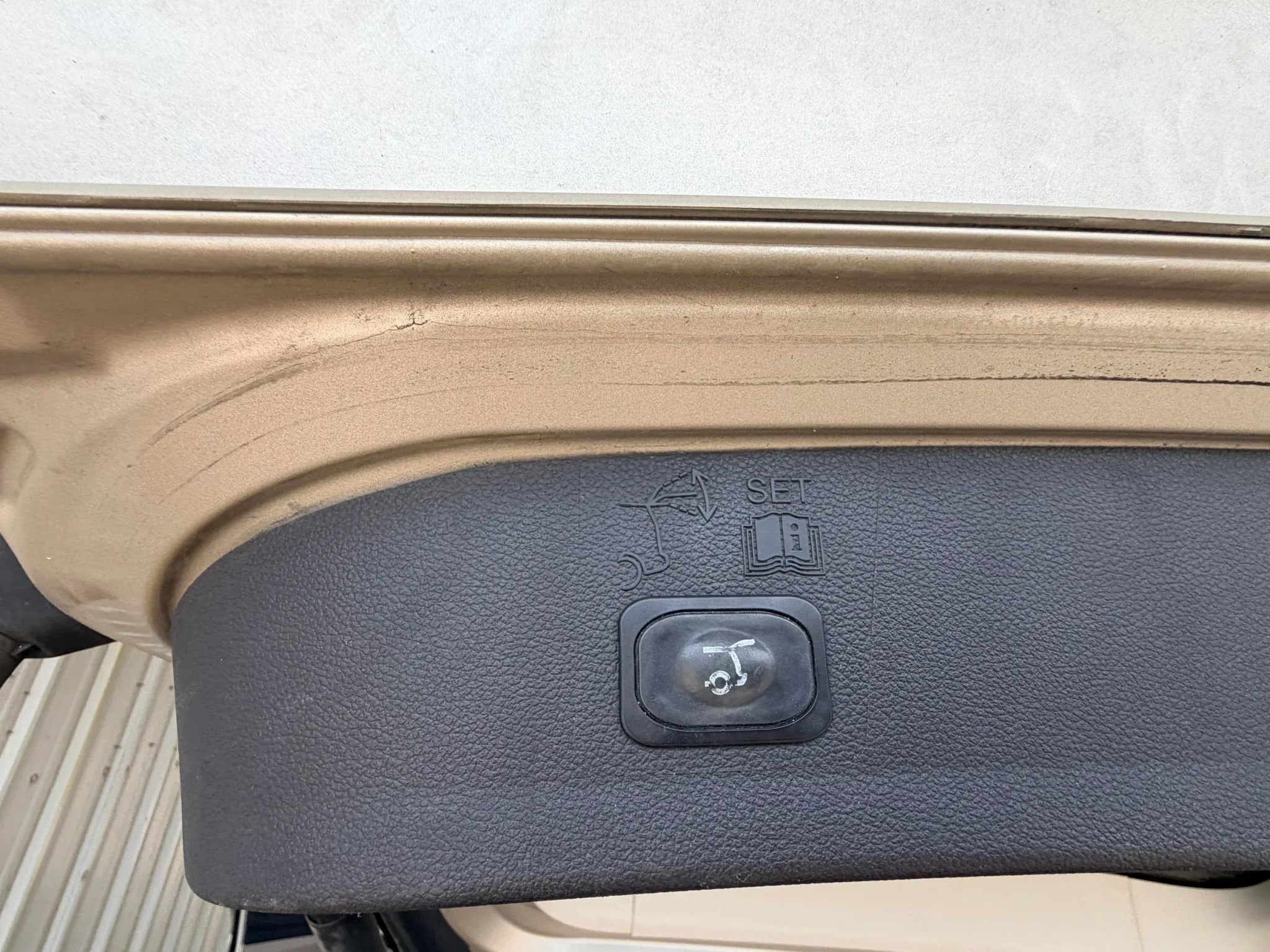 Used 2018 Ford Escape SEL image 20