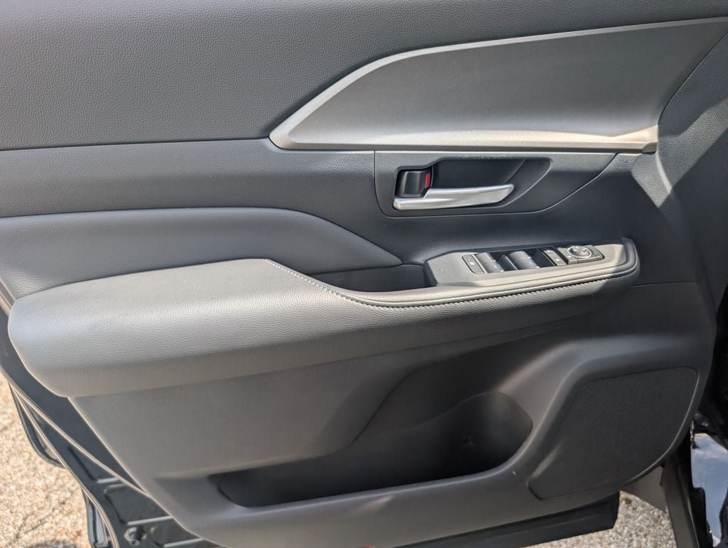Certified 2026 Toyota Grand Highlander AWD Hybrid image 9