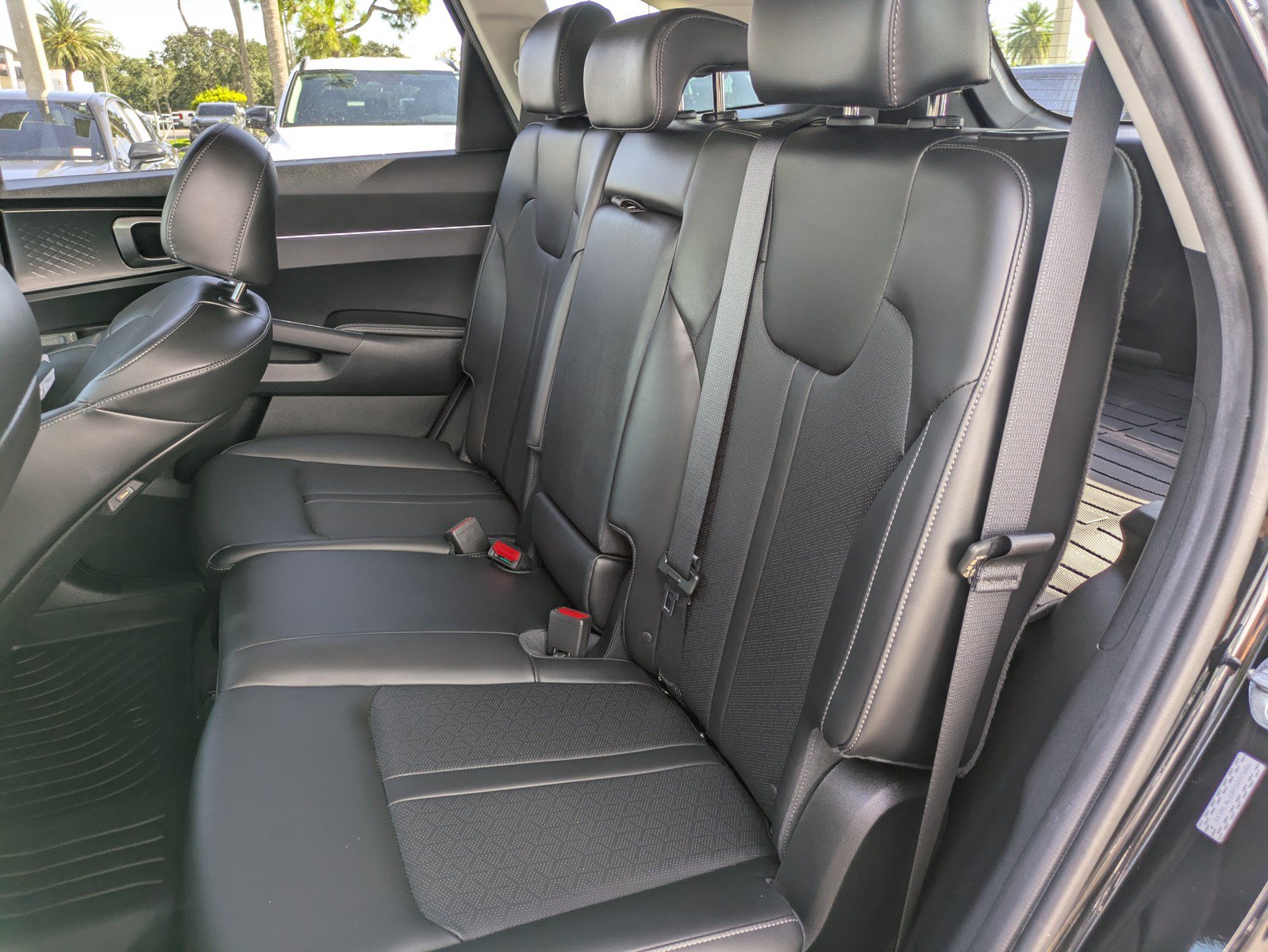 Certified 2023 Kia Sorento S w/ Panoramic Sunroof Package FWD image 11