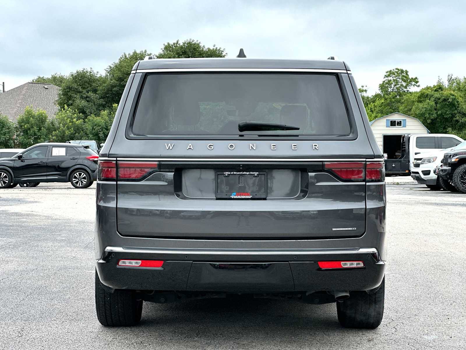 Used 2024 Jeep Wagoneer L Series II RWD image 14