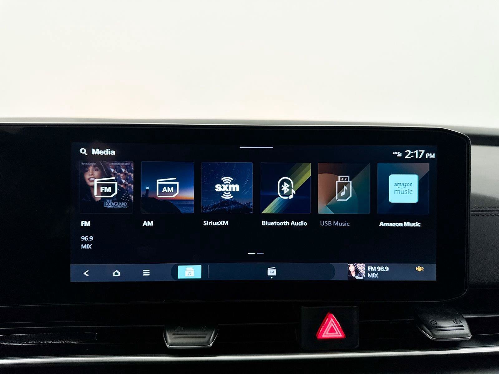 Certified 2025 Kia Carnival SX w/ SX Dark Edition Package FWD image 27