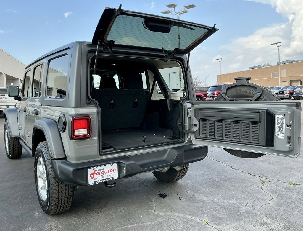 Used 2021 Jeep Wrangler Unlimited Islander image 17