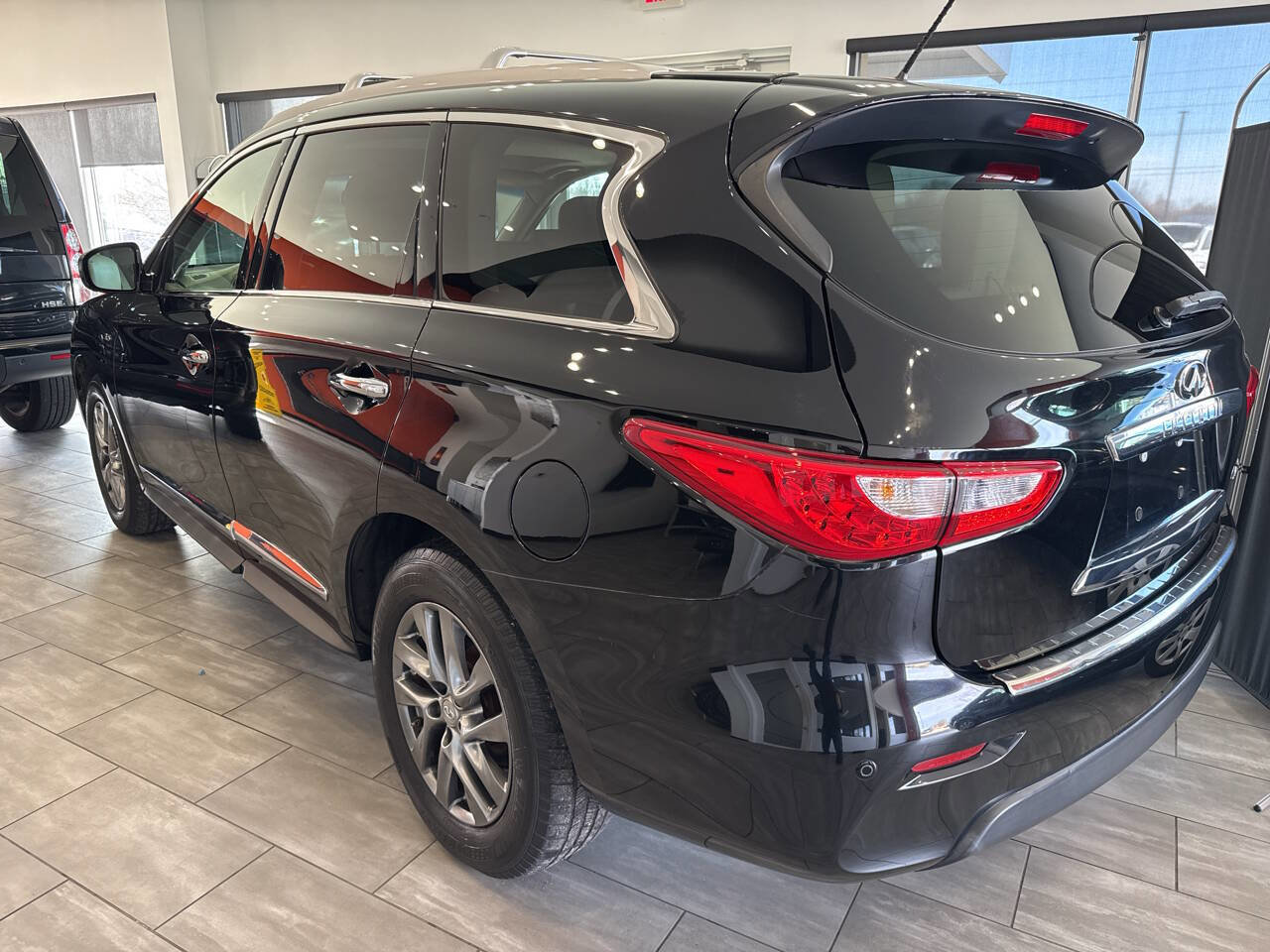 Used 2015 INFINITI QX60 FWD w/ Premium Plus Package image 9