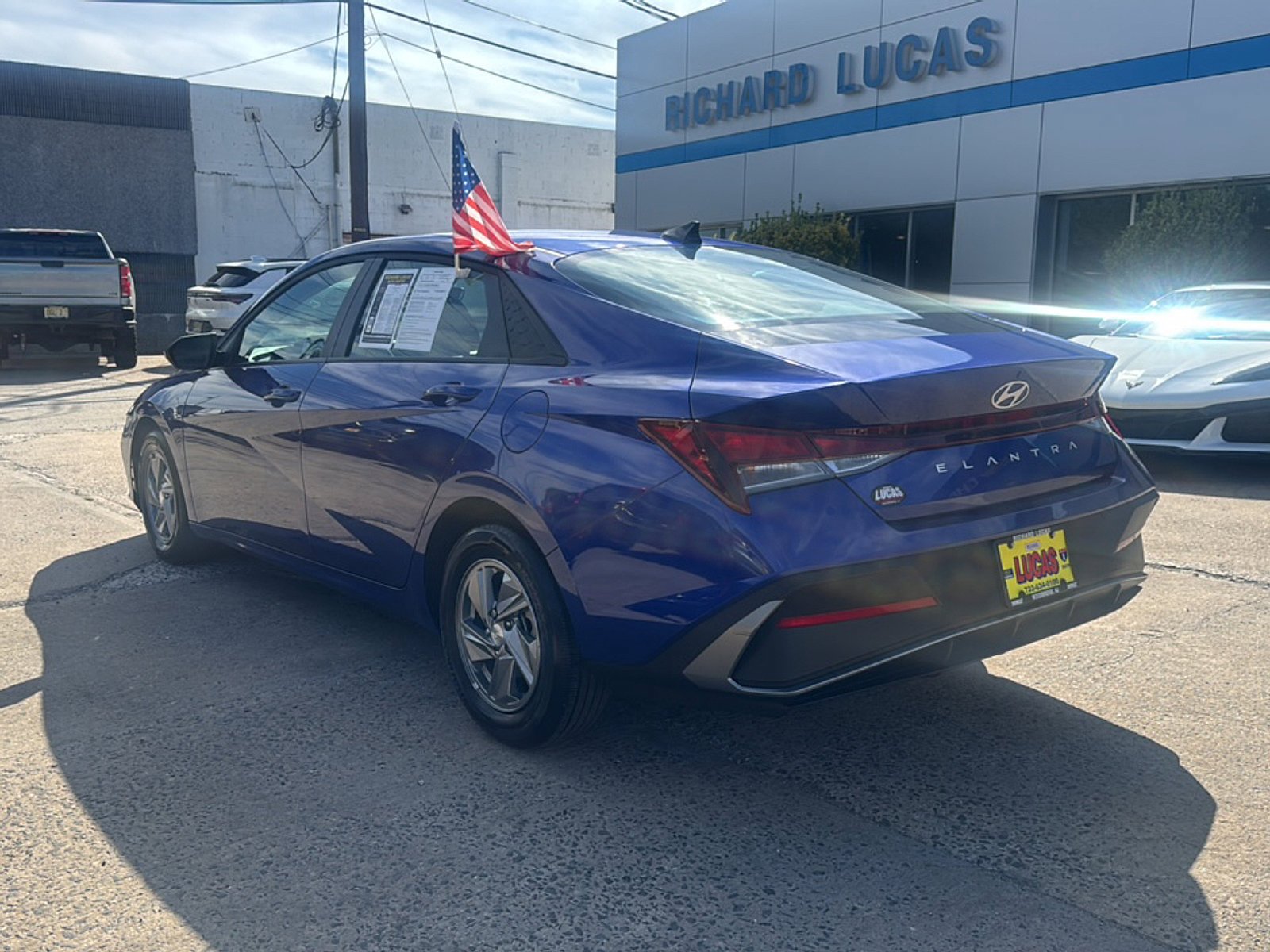 Used 2025 Hyundai Elantra SE FWD image 7