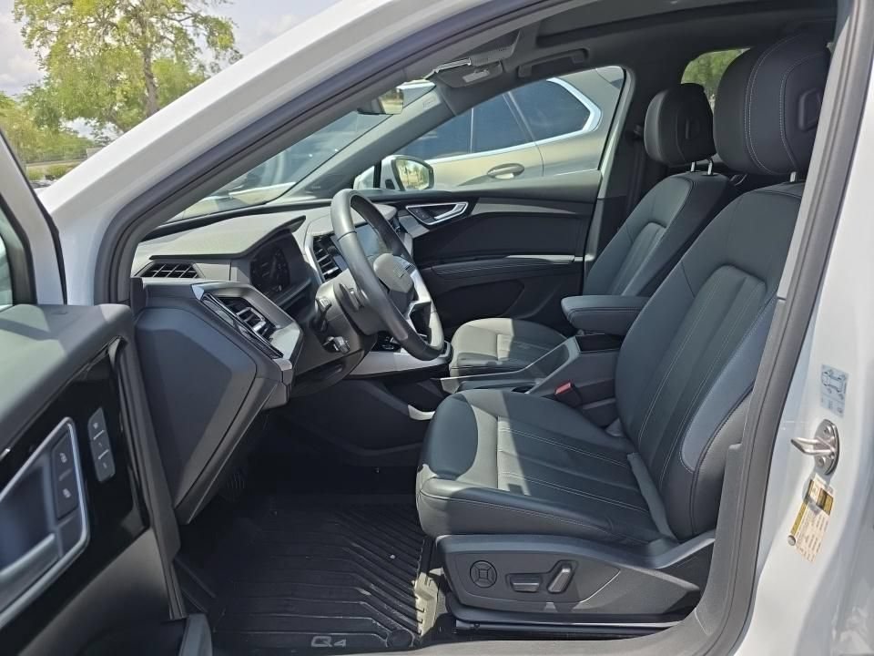 Used 2023 Audi Q4 e-tron Premium Plus w/ Premium Plus AWD/4WD image 7