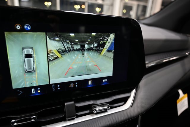 New 2026 Chevrolet Equinox LT w/ Convenience Package II image 16