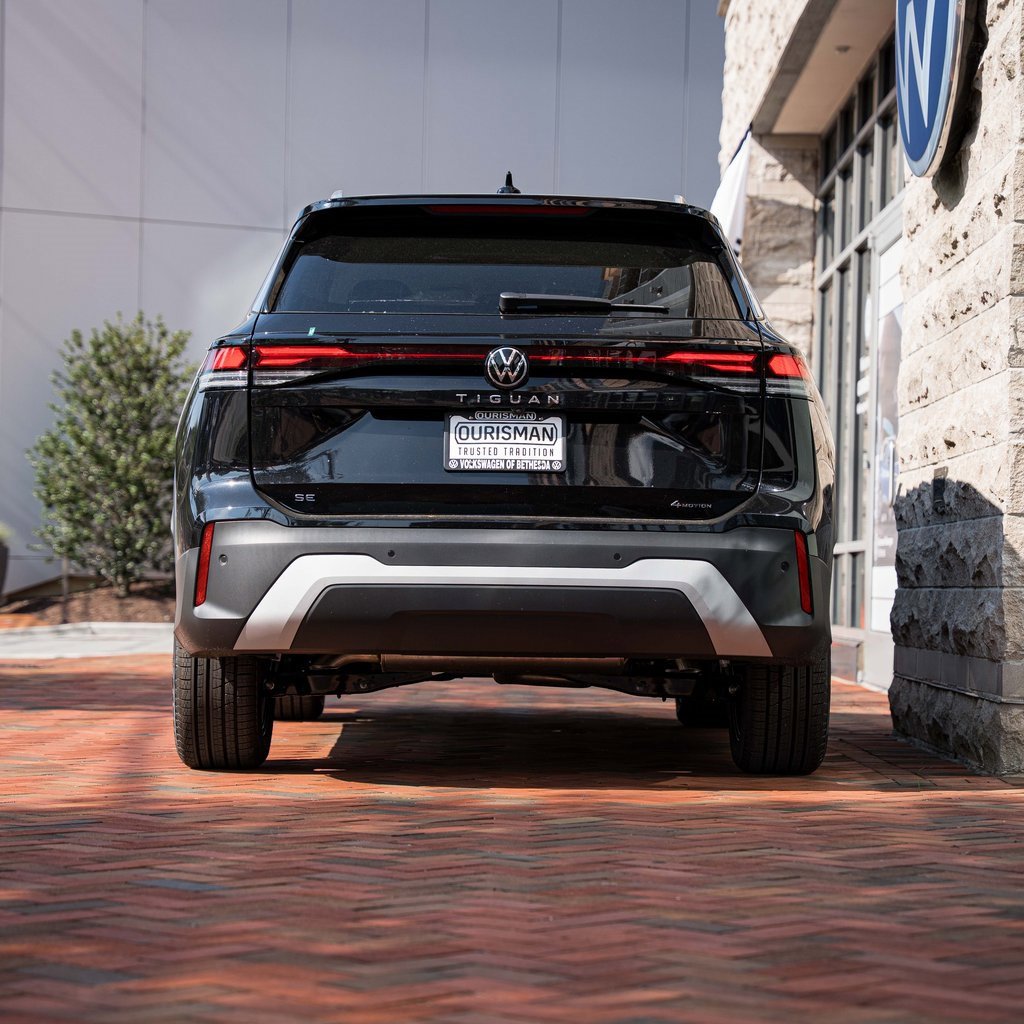 New 2025 Volkswagen Tiguan SE image 7