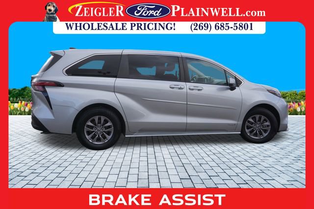 Used 2021 Toyota Sienna LE image 6