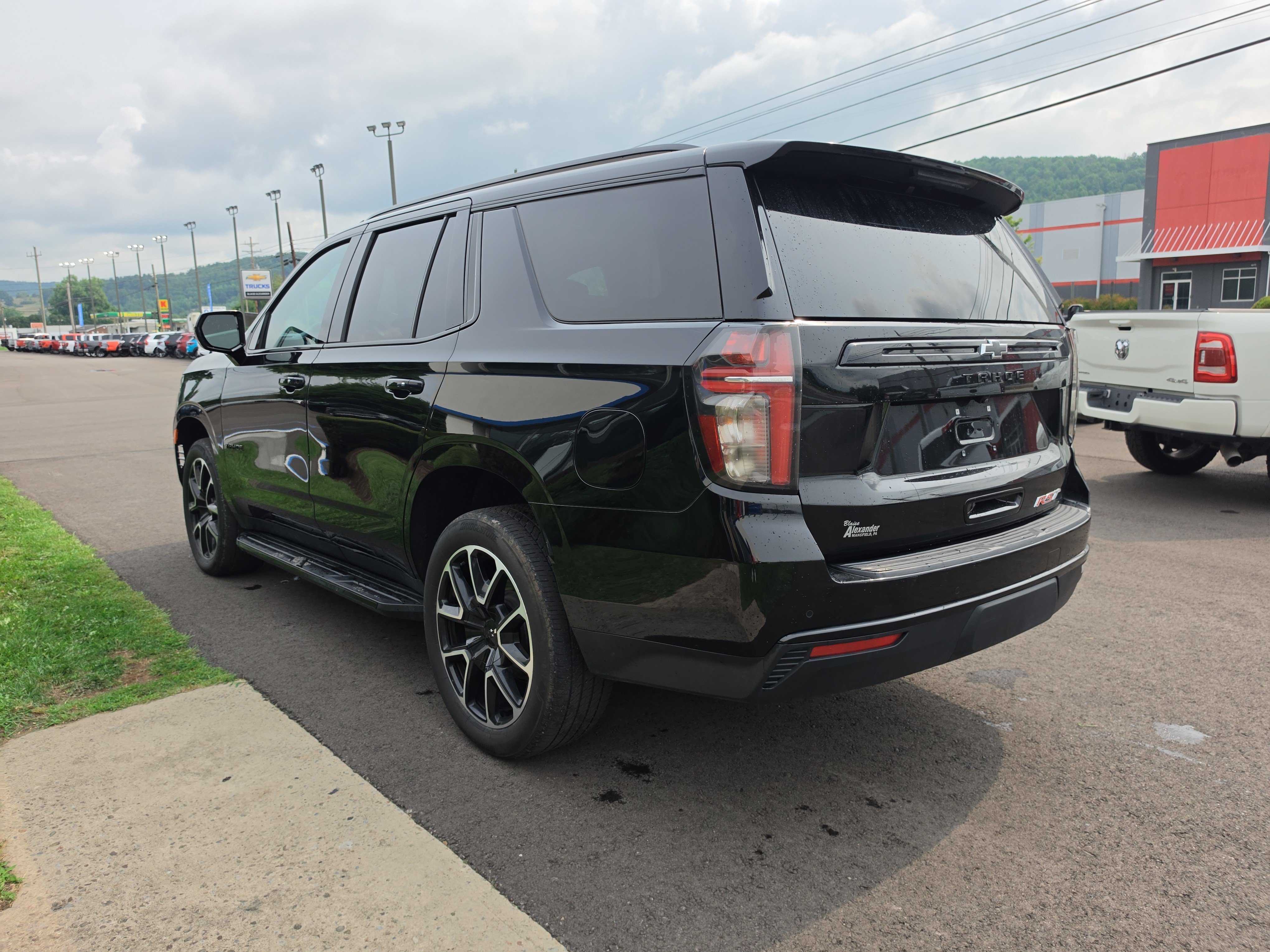 Used 2023 Chevrolet Tahoe RST AWD/4WD image 6